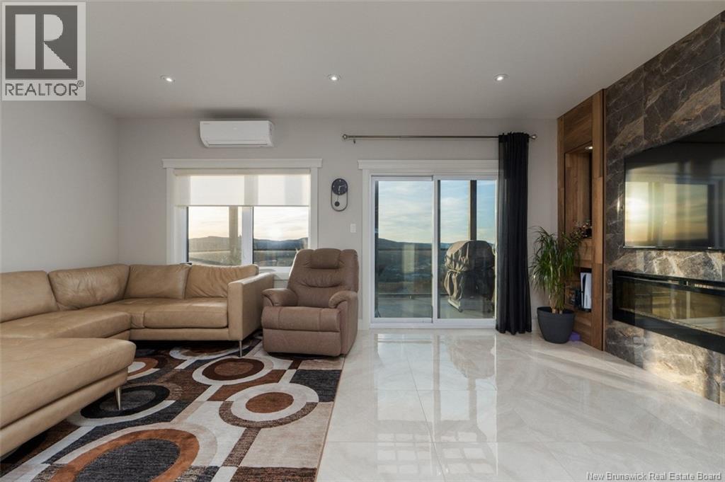 112 De La Falaise Street Unit# 201, Edmundston, New Brunswick  E3V 0C4 - Photo 8 - NB128636