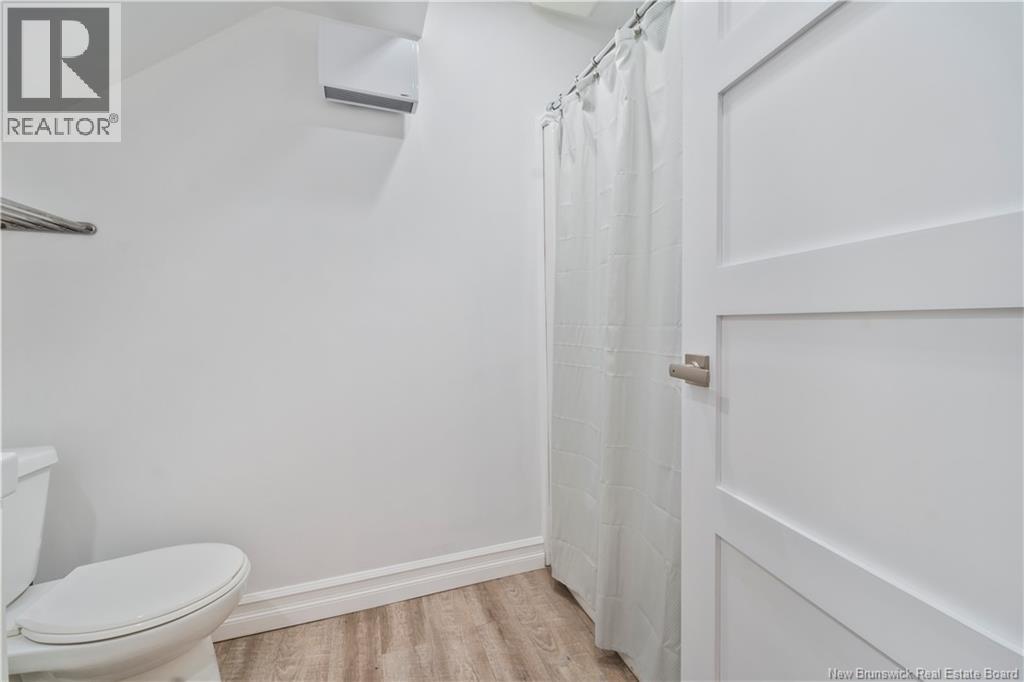 256 Foulem, Caraquet, New Brunswick  E1W 1A4 - Photo 36 - NB127963