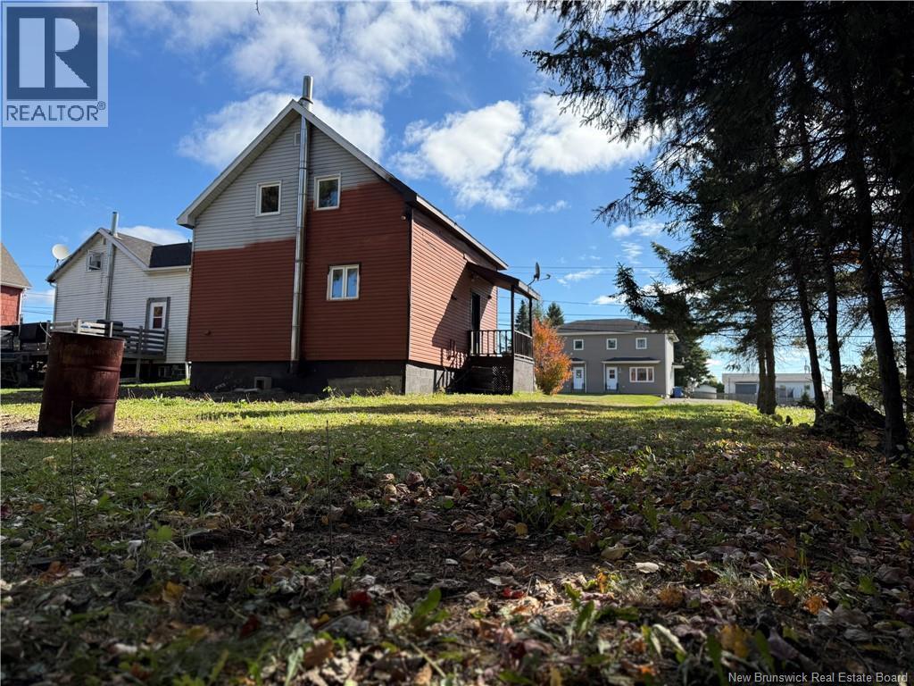 348 St-Jean Street, Saint-Léonard, New Brunswick  E7E 2B6 - Photo 6 - NB128833