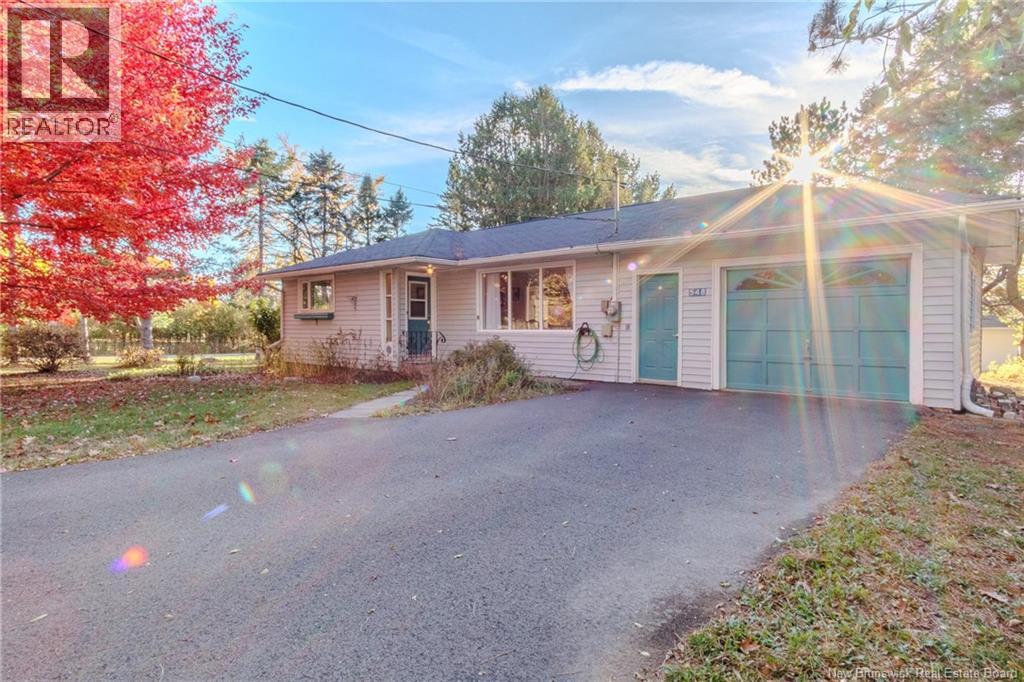 548 Kennebecasis River Road, Hampton, New Brunswick E5N 6L3 - Photo 2 - NB128772