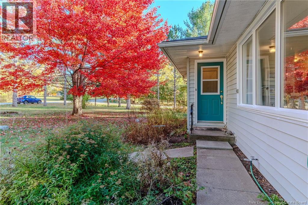 548 Kennebecasis River Road, Hampton, New Brunswick E5N 6L3 - Photo 3 - NB128772