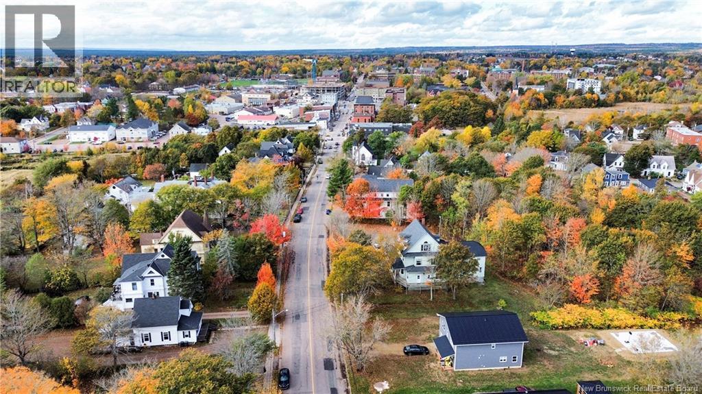61 Bridge Street, Sackville, New Brunswick E4L 3N8 - Photo 2 - NB129009