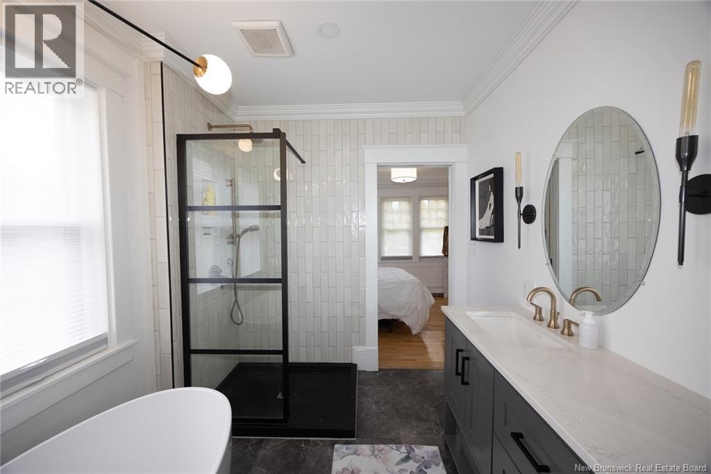 352 Regent Street, Fredericton, New Brunswick E3B 3X4 - Photo 18 - NB129035
