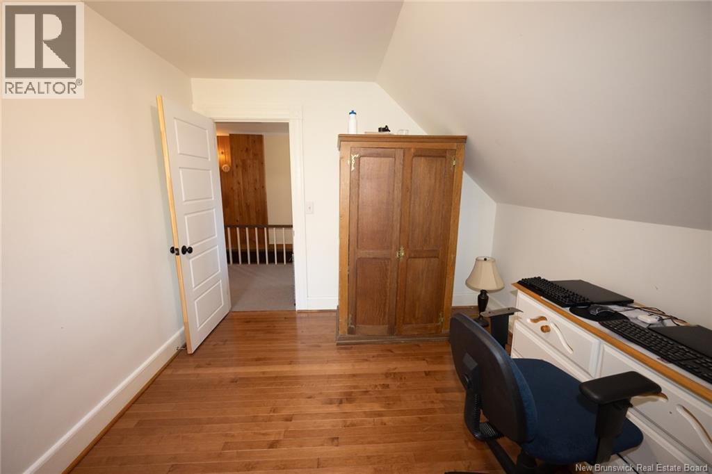 352 Regent Street, Fredericton, New Brunswick E3B 3X4 - Photo 34 - NB129035