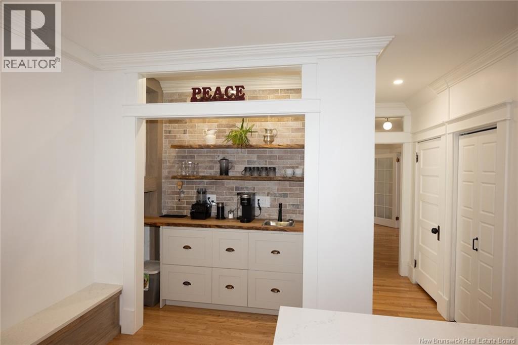 352 Regent Street, Fredericton, New Brunswick E3B 3X4 - Photo 5 - NB129035