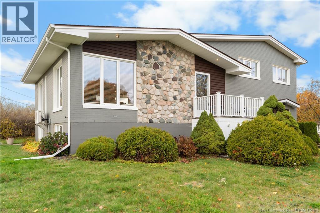 125 Roche, Bathurst, New Brunswick  E2A 3E5 - Photo 2 - NB129048