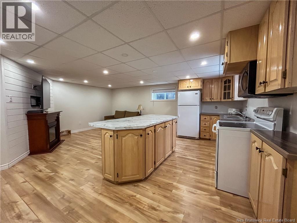 22 Walker Crescent, Campbellton, New Brunswick E3N 3N8 - Photo 5 - NB128974