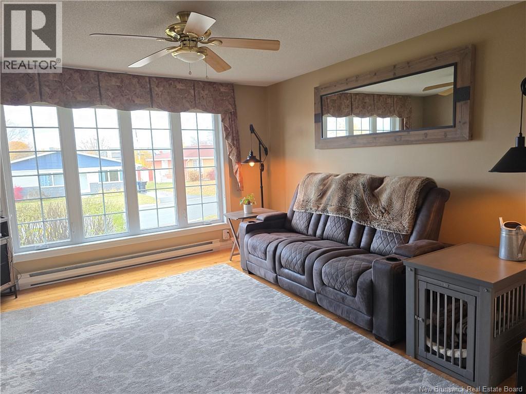 349 Hennessy, Bathurst, New Brunswick  E2A 2N8 - Photo 25 - NB129134