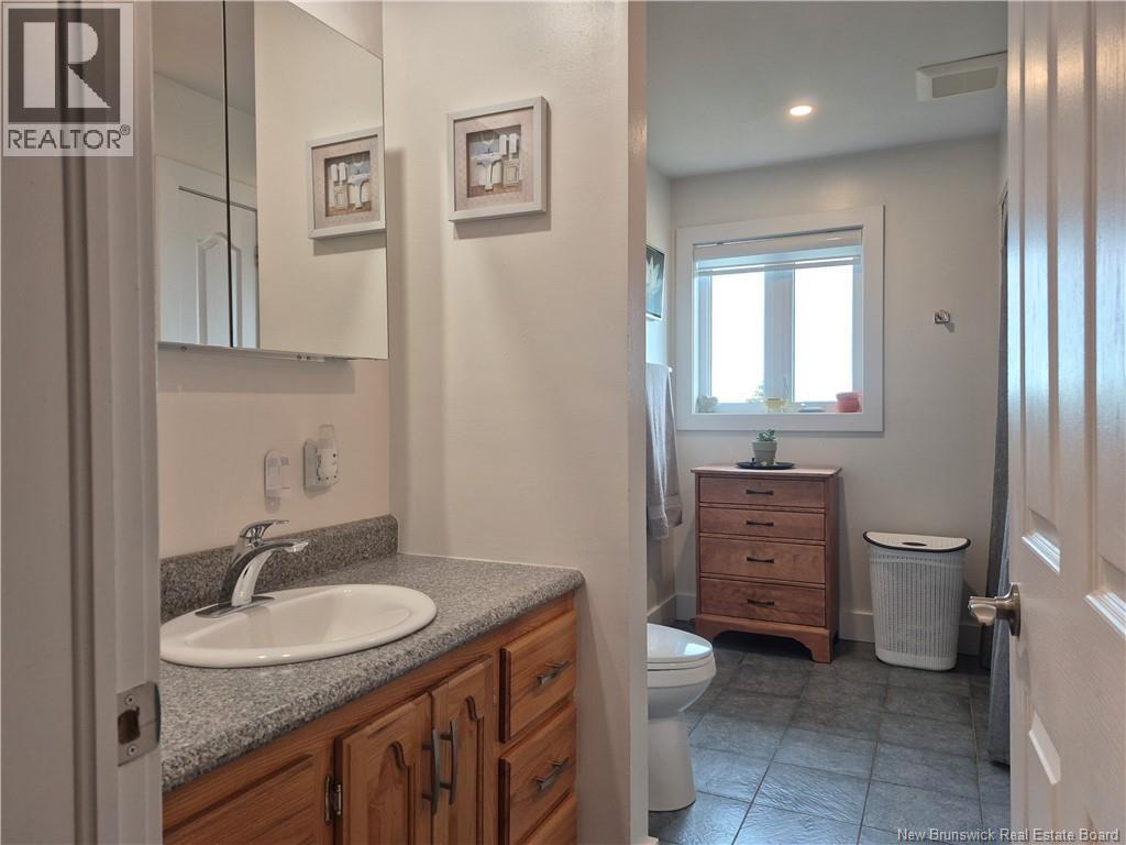 615 Rue Principale, Pointe-Verte, New Brunswick  E8J 2P7 - Photo 18 - NB129093