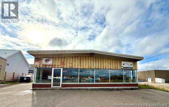 86 Rue Principale, Lamèque, New Brunswick