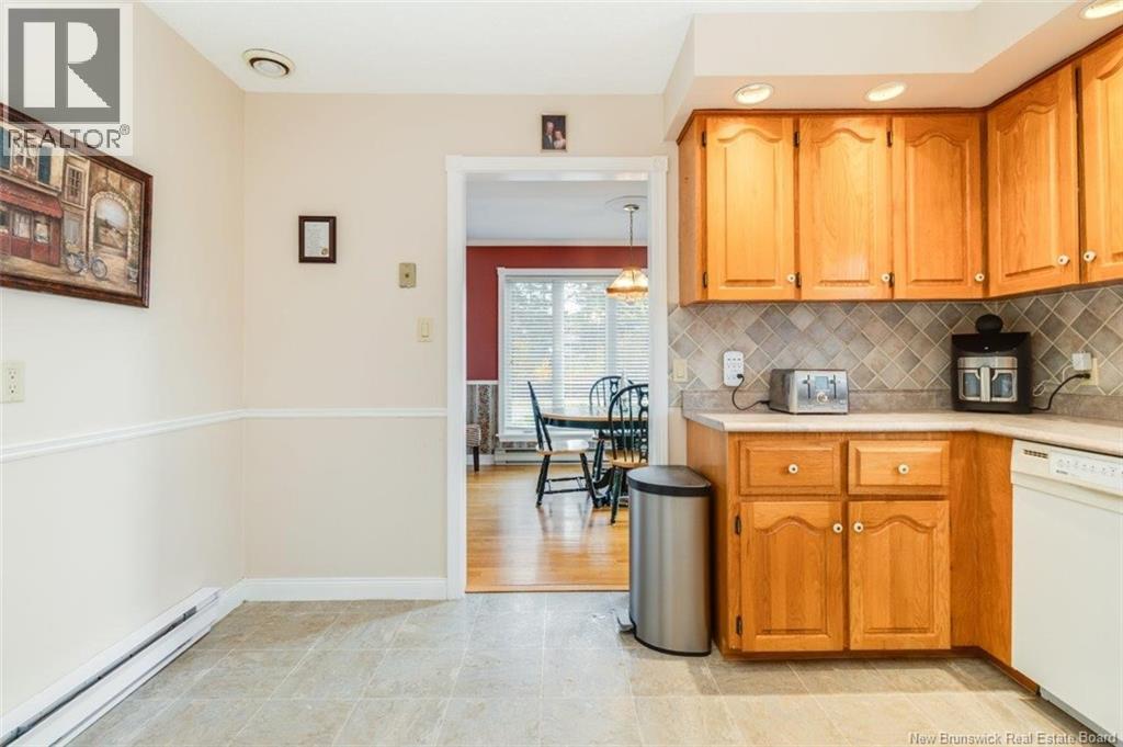 5 Timber Lane, Fredericton, New Brunswick E3A 8R6 - Photo 8 - NB129307