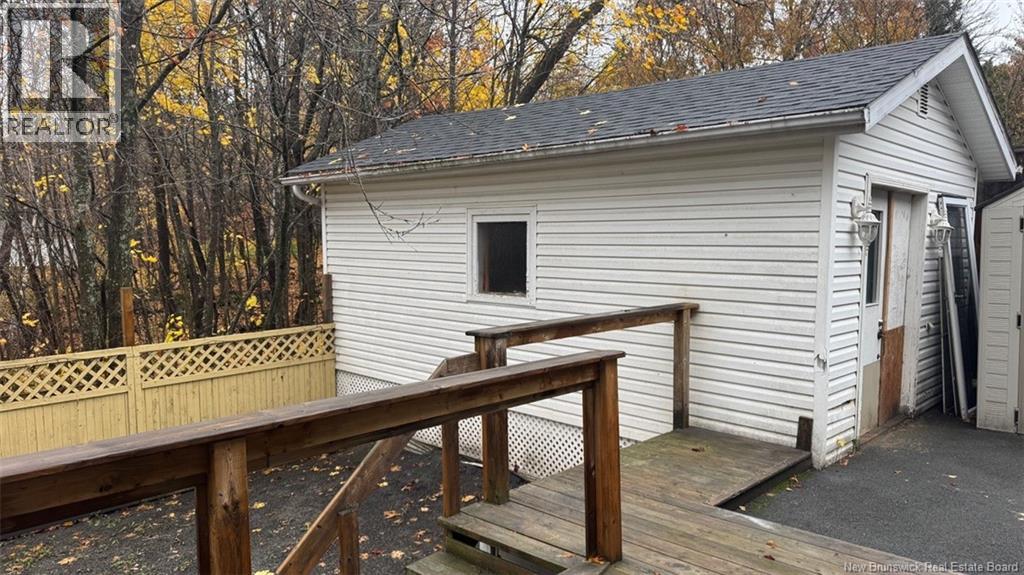 77 Fraser, Edmundston, New Brunswick  E3V 2B6 - Photo 33 - NB129534