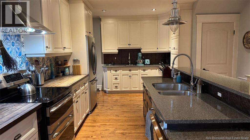 77 Fraser, Edmundston, New Brunswick  E3V 2B6 - Photo 7 - NB129534