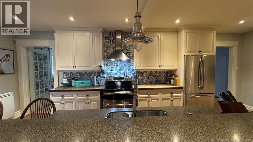 77 Fraser, Edmundston, New Brunswick  E3V 2B6 - Photo 8 - NB129534