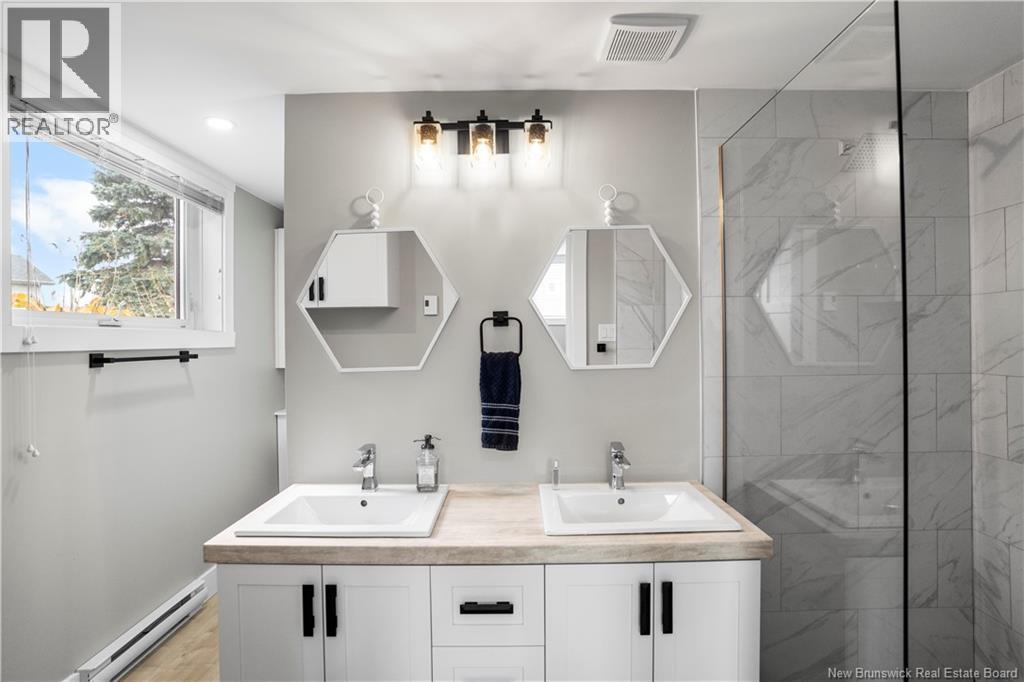 125 Roche, Bathurst, New Brunswick  E2A 3E5 - Photo 32 - NB129567