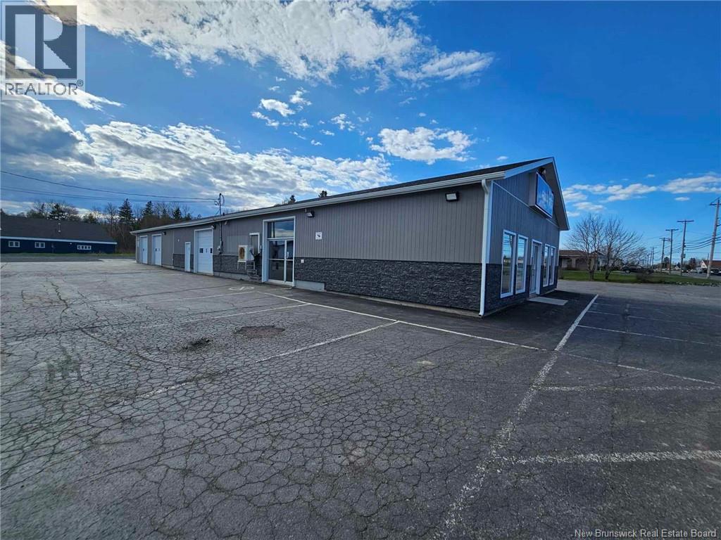 654 Principale Street, Beresford, New Brunswick  E8K 2B5 - Photo 4 - NB129612