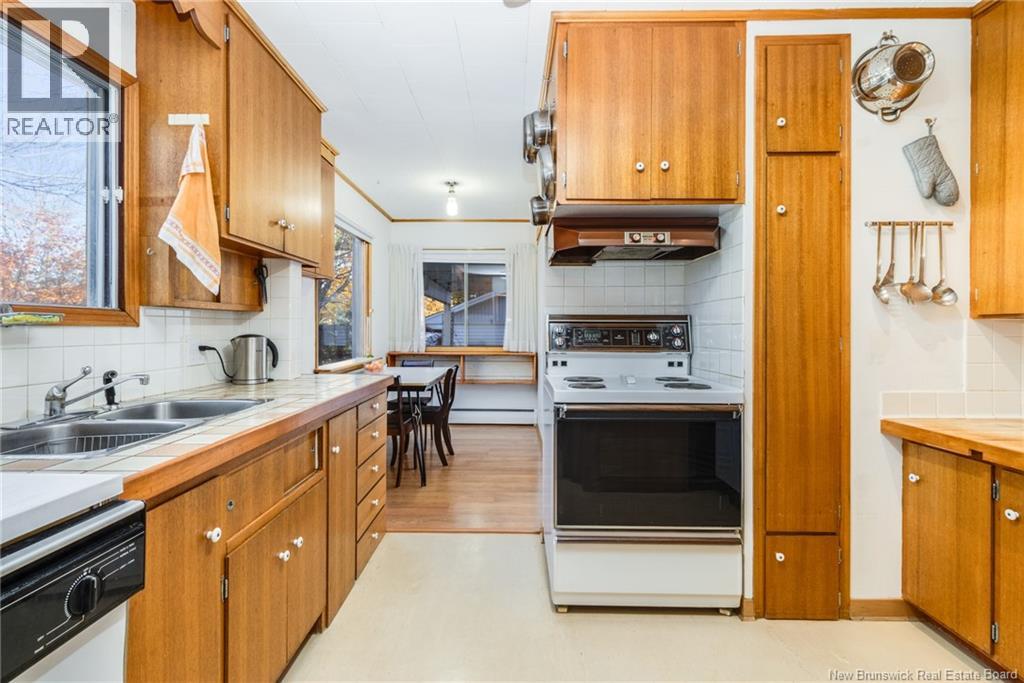 295 Montgomery Street, Fredericton, New Brunswick E3B 2X2 - Photo 25 - NB129566