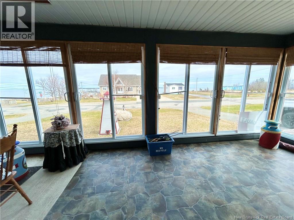 7662 Du Havre, Bas-Caraquet, New Brunswick  E1W 5X2 - Photo 32 - NB130078