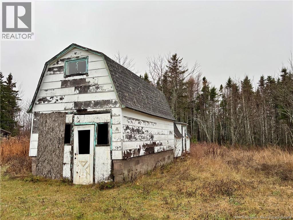 200 Rue Du Pecheur, Lamèque, New Brunswick  E8T 1K2 - Photo 2 - NB130257