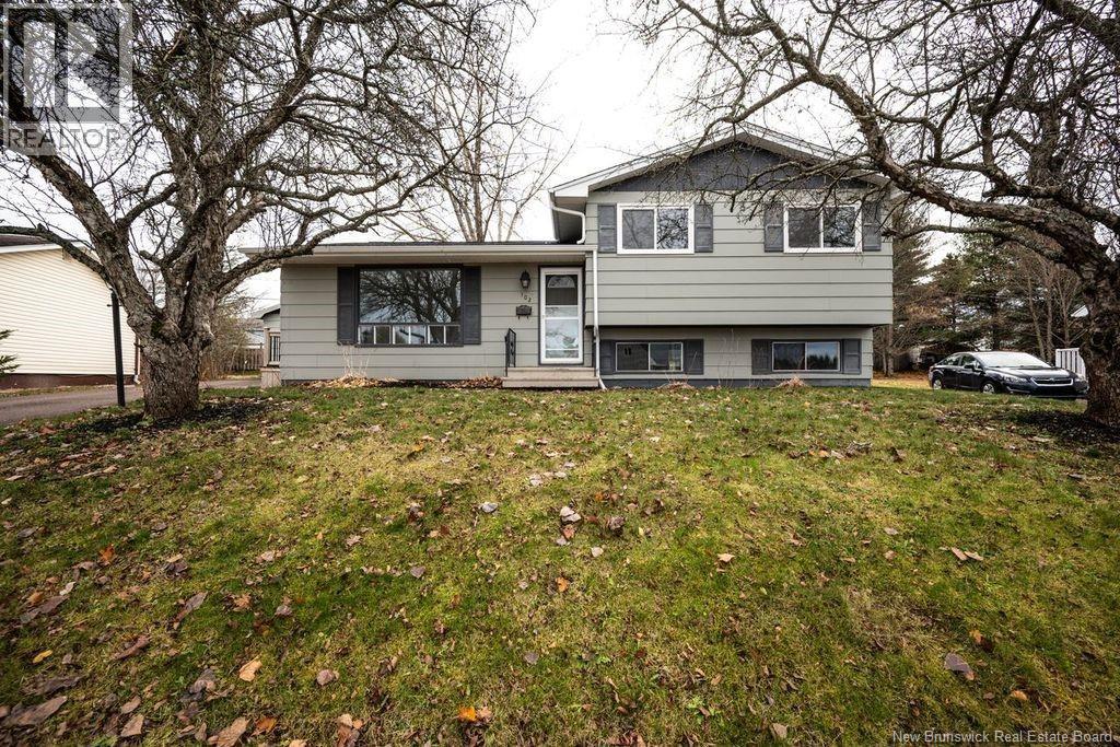 102 Notingham Drive, Moncton, New Brunswick E1A 5K1 - Photo 2 - NB130329