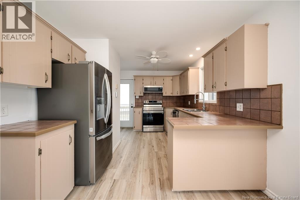 102 Notingham Drive, Moncton, New Brunswick E1A 5K1 - Photo 5 - NB130329