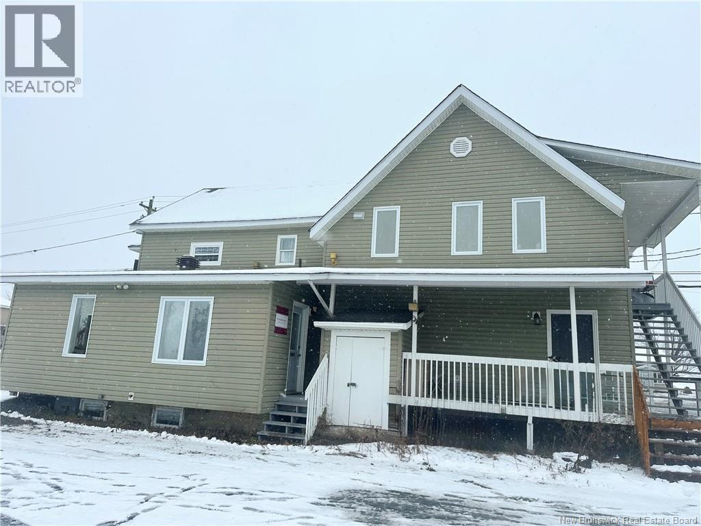 207 Main St, Grand-Sault/grand Falls, New Brunswick  E3Z 2W1 - Photo 2 - NB130168
