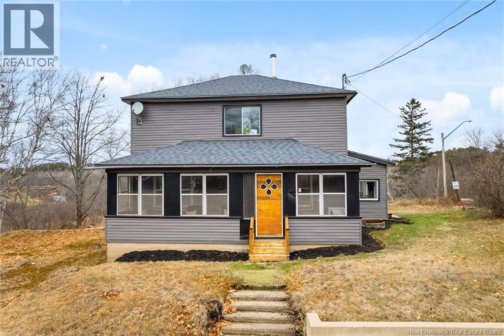 5 Bank Street, Minto, New Brunswick  E4B 3K2 - Photo 2 - NB130390