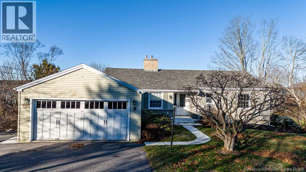 7 Crestline Road, Rothesay, New Brunswick E2H 1C5 - Photo 2 - NB130393