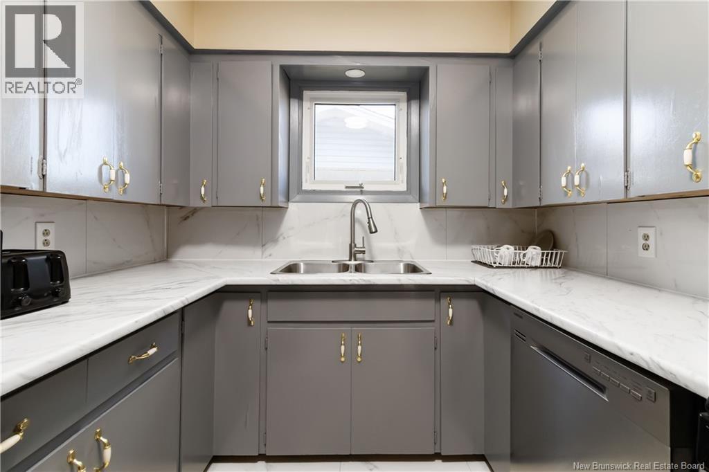 72 Anne Street, Moncton, New Brunswick E1C 4J6 - Photo 16 - NB130087