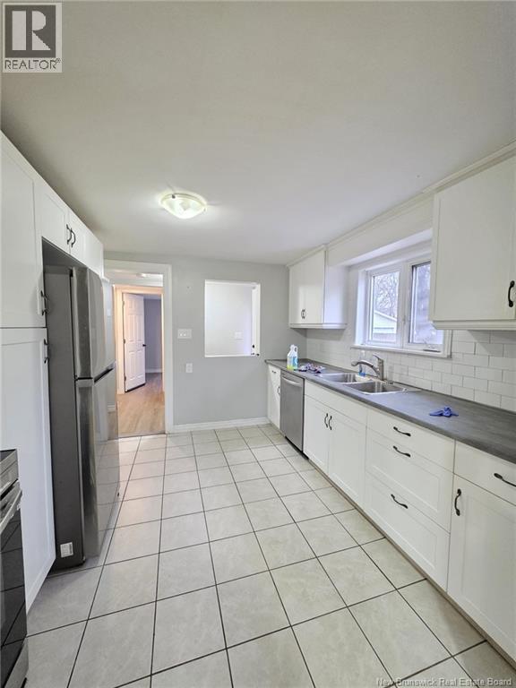 167 Elmwood Drive, Moncton, New Brunswick E1A 1X2 - Photo 4 - NB130412