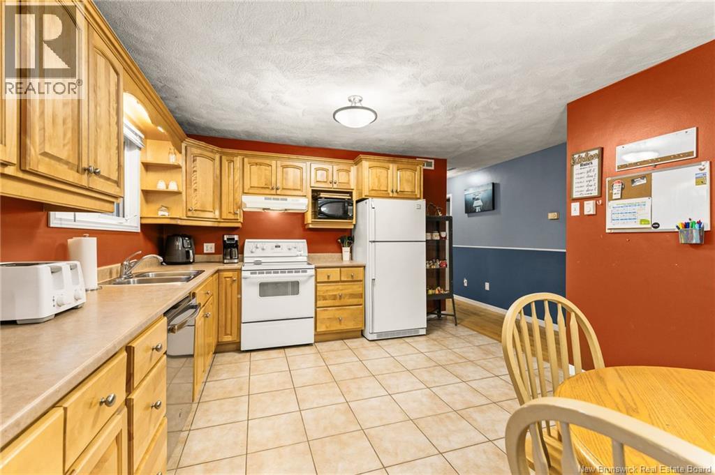 235 Pascal, Dieppe, New Brunswick E1A 2C8 - Photo 12 - NB130669