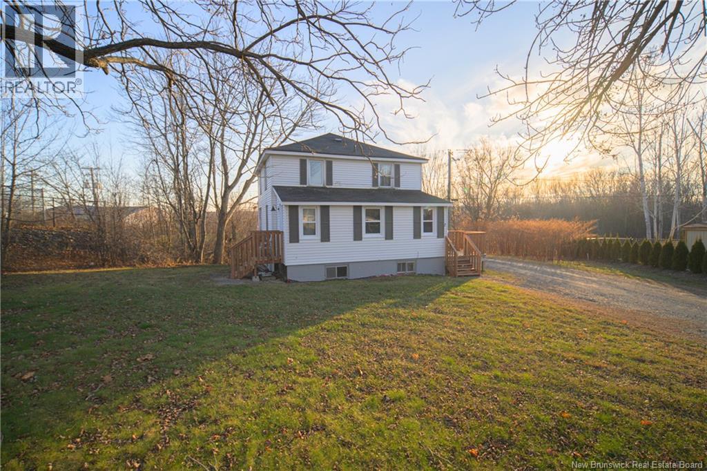 2 Hillcourt Drive, Fredericton, New Brunswick E3A 1S1 - Photo 2 - NB130716