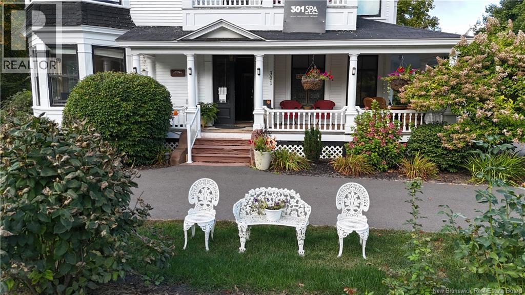301 Woodstock Road, Fredericton, New Brunswick E3B 2H9 - Photo 2 - NB130734