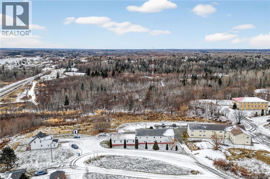 725 University Drive, Bathurst, New Brunswick E2A 0A9 - Photo 19 - NB130947