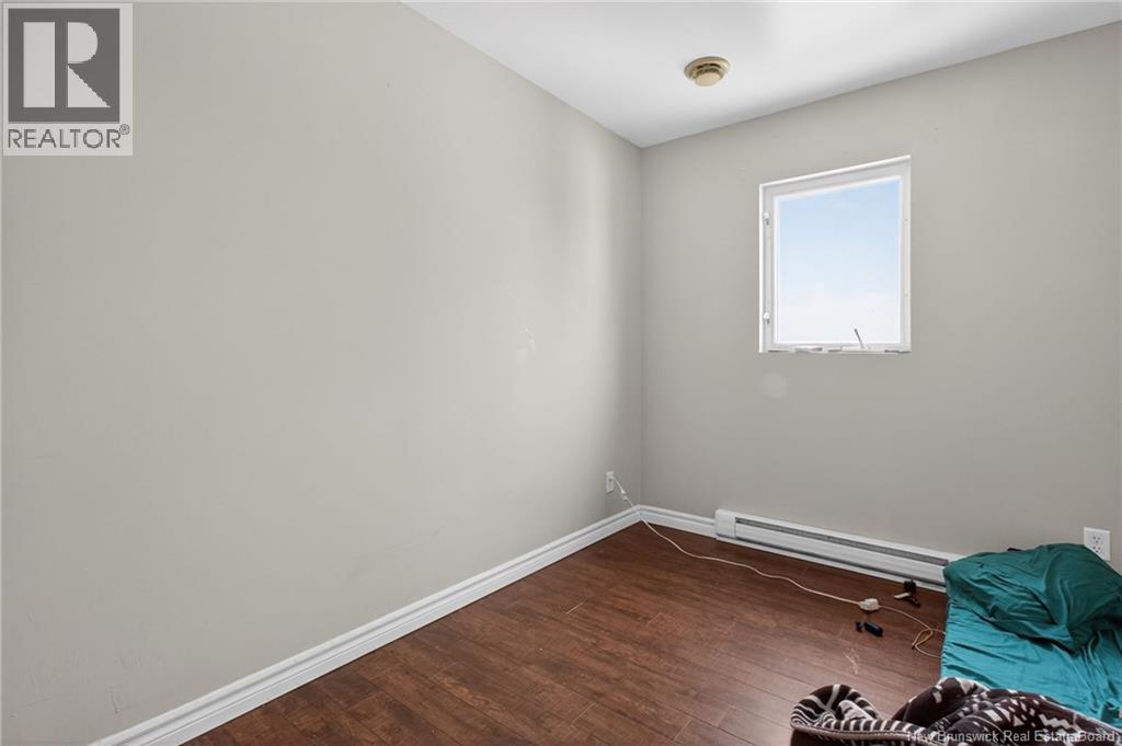 725 University Drive, Bathurst, New Brunswick E2A 0A9 - Photo 44 - NB130947