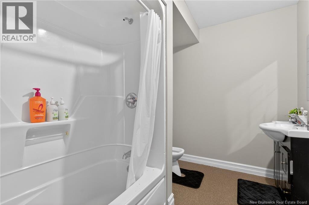 725 University Drive, Bathurst, New Brunswick E2A 0A9 - Photo 47 - NB130947