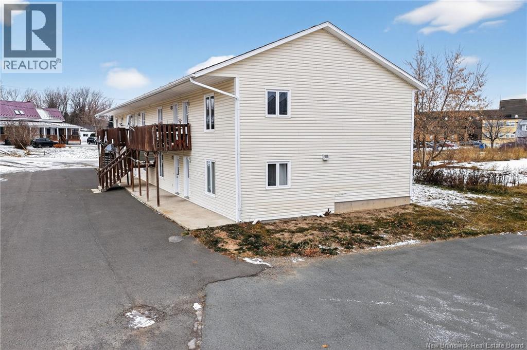 725 University Drive, Bathurst, New Brunswick E2A 0A9 - Photo 6 - NB130947