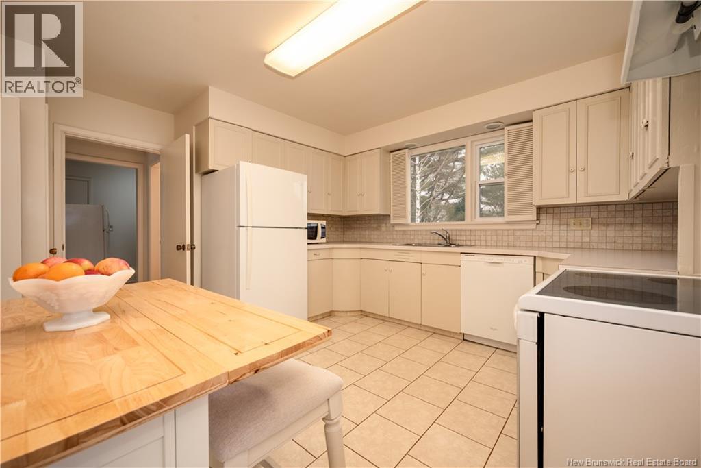 200 Mount Royal Boulevard, Moncton, New Brunswick E1E 2W1 - Photo 19 - NB130977