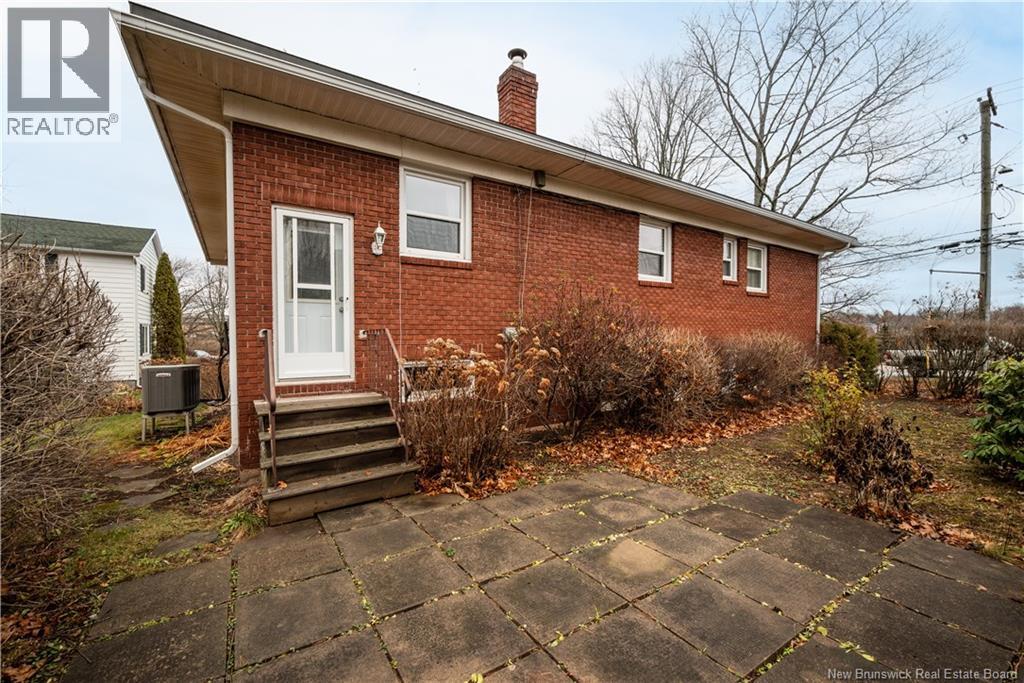 200 Mount Royal Boulevard, Moncton, New Brunswick E1E 2W1 - Photo 28 - NB130977