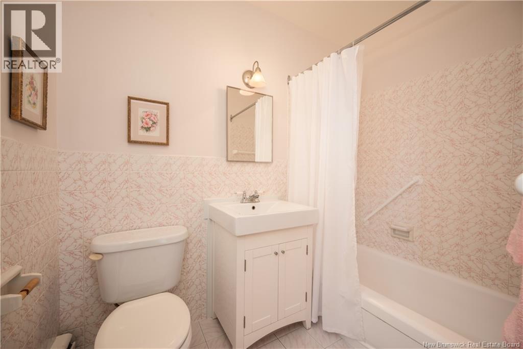 200 Mount Royal Boulevard, Moncton, New Brunswick E1E 2W1 - Photo 32 - NB130977