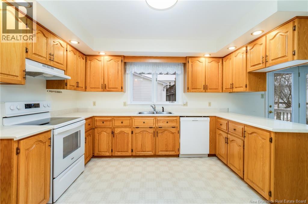 11 Stoneybrook Crescent, Fredericton, New Brunswick E3B 6Y2 - Photo 14 - NB130981