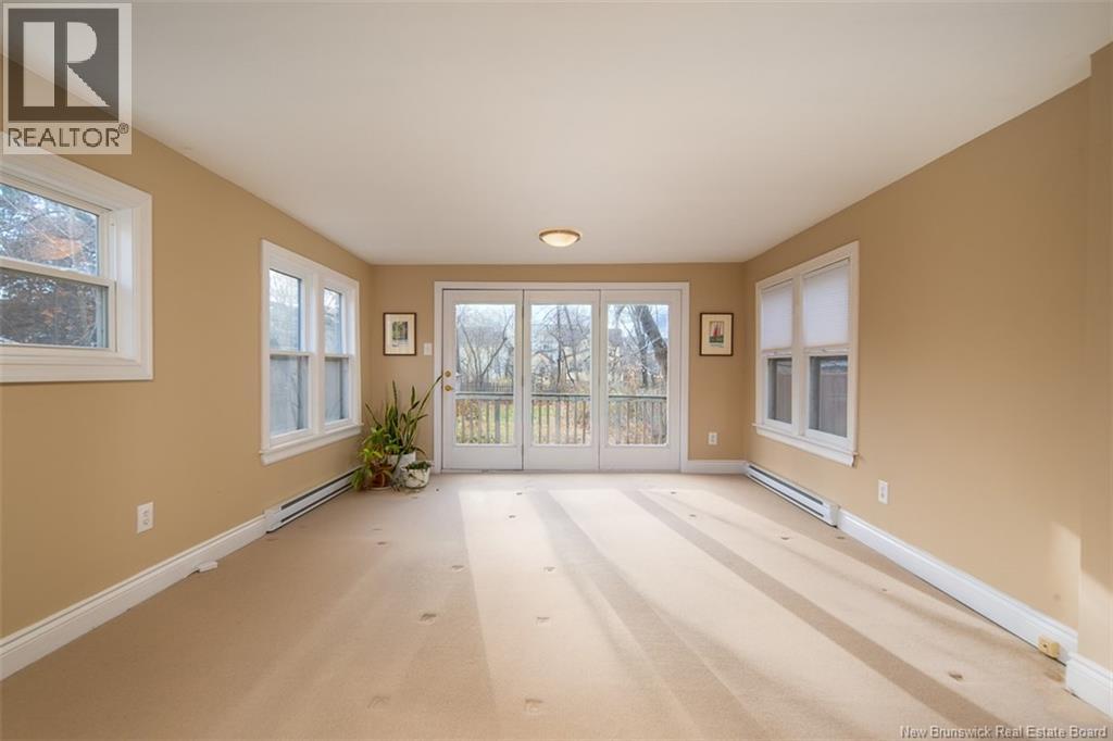 332 Saunders Street, Fredericton, New Brunswick E3B 1N8 - Photo 10 - NB130848