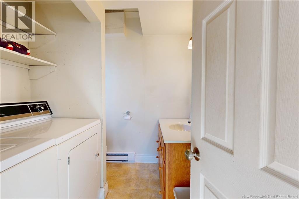 332 Saunders Street, Fredericton, New Brunswick E3B 1N8 - Photo 12 - NB130848
