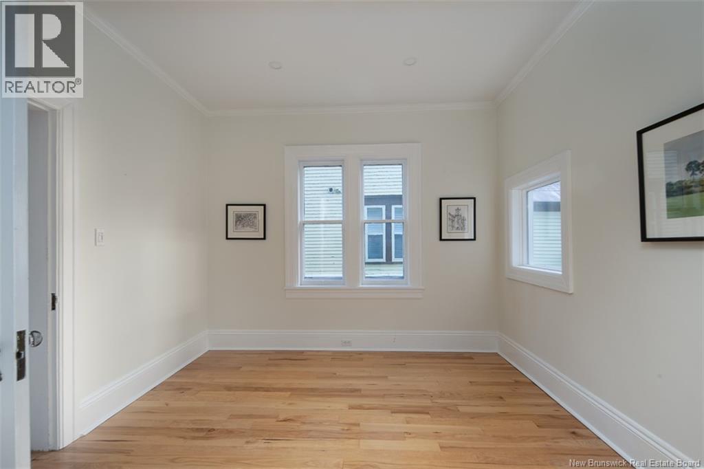 332 Saunders Street, Fredericton, New Brunswick E3B 1N8 - Photo 7 - NB130848