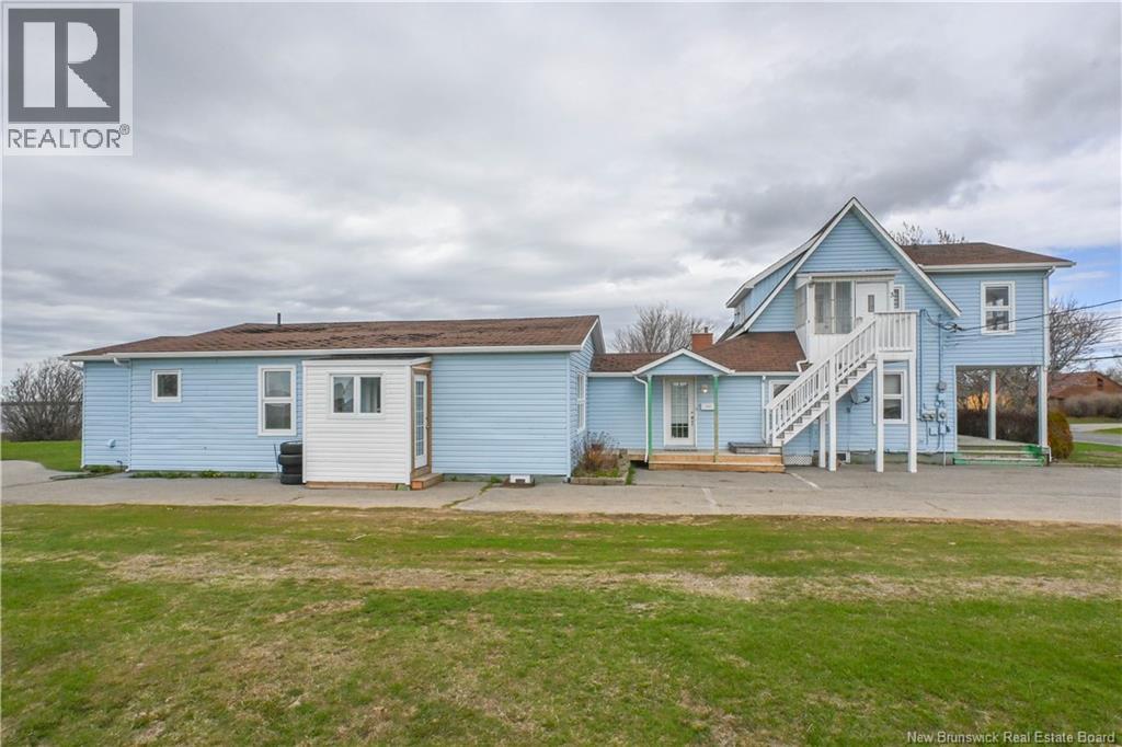 223 Boul St-Pierre E. Boulevard, Caraquet, New Brunswick  E1W 1B1 - Photo 3 - NB131114