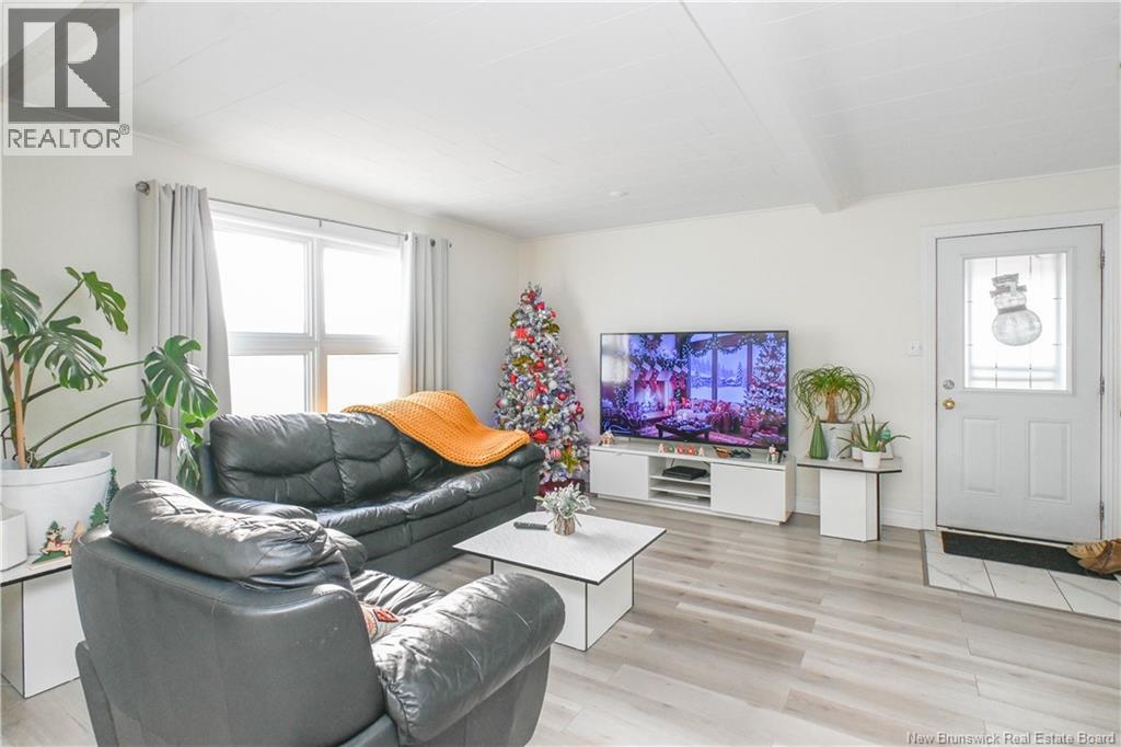 223 Boul St-Pierre E. Boulevard, Caraquet, New Brunswick  E1W 1B1 - Photo 35 - NB131114