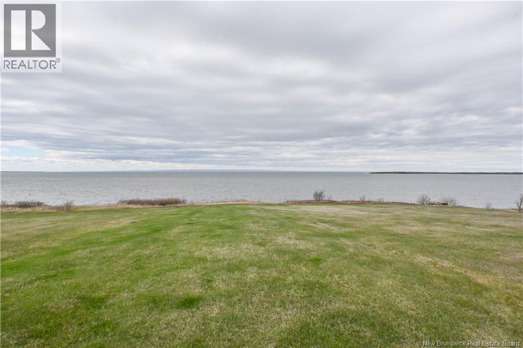 223 Boul St-Pierre E. Boulevard, Caraquet, New Brunswick  E1W 1B1 - Photo 9 - NB131114