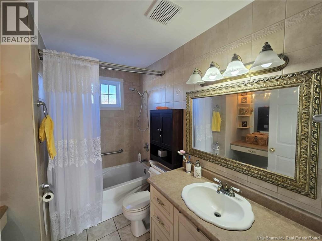 210 Francine, Beresford, New Brunswick  E8K 1N8 - Photo 15 - NB131137