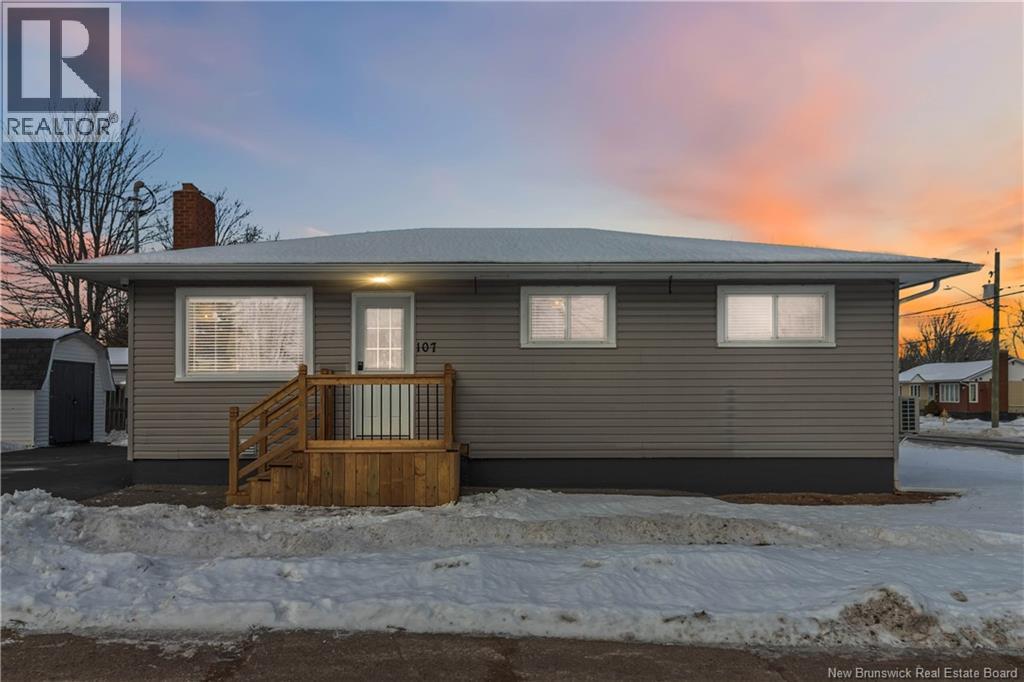 107 Hastings Street, Moncton, New Brunswick E1C 4A5 - Photo 2 - NB131262