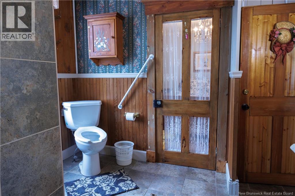 539 Boulevard St Pierre O, Caraquet, New Brunswick E1W 1A3 - Photo 16 - NB131266